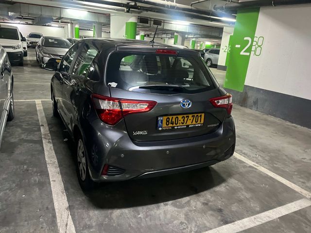 טויוטה יאריס