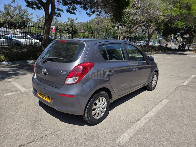 יונדאי i20