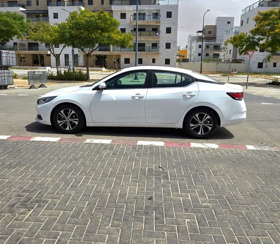 ניסאן סנטרה