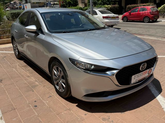 מודעת רכב מאזדה 3