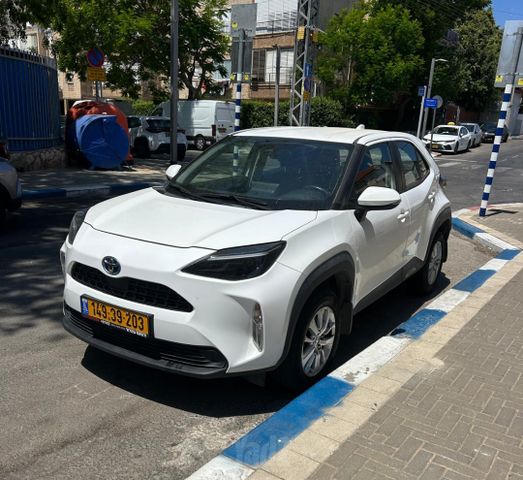 טויוטה יאריס קרוס