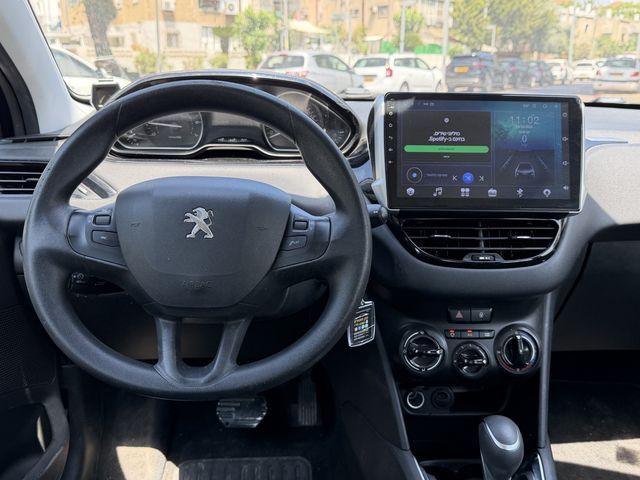 פיג'ו 208