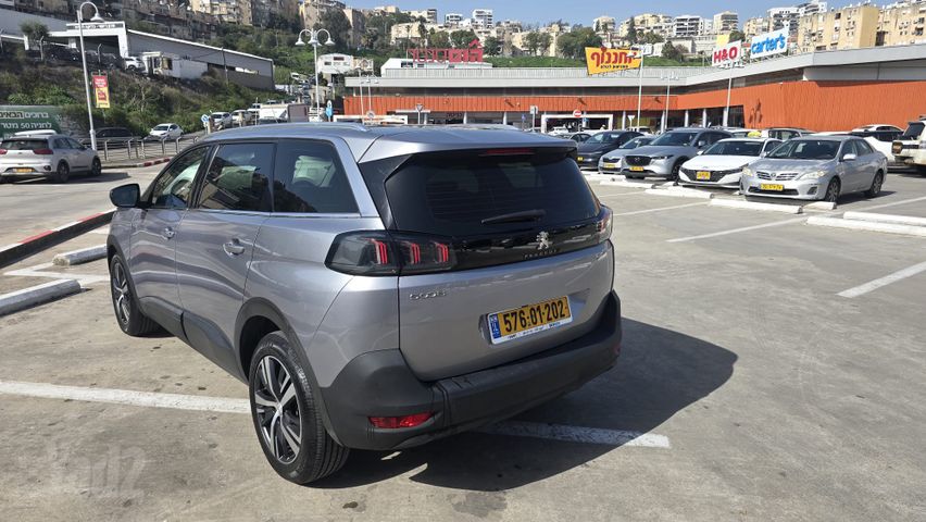 פיג'ו 5008
