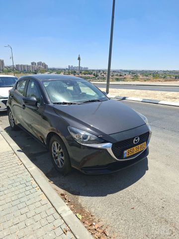 מודעת רכב מאזדה 2