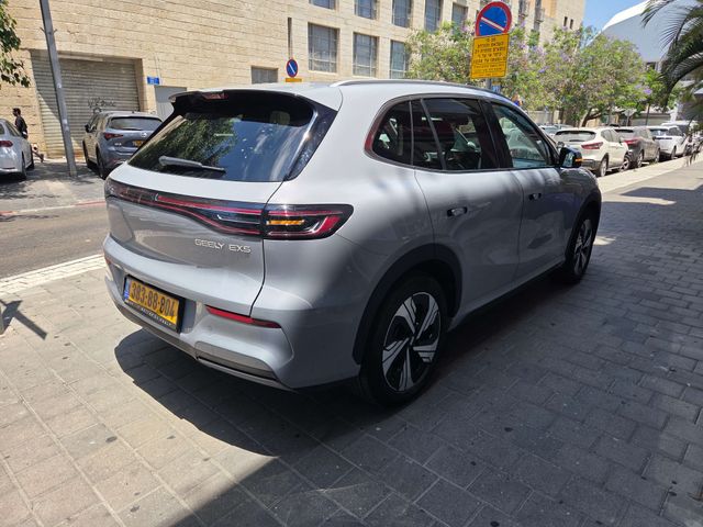 ג׳ילי  גלקסי E5