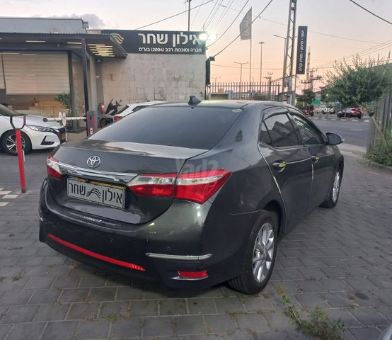 טויוטה קורולה