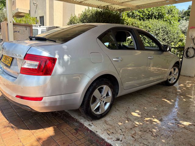 סקודה אוקטביה 