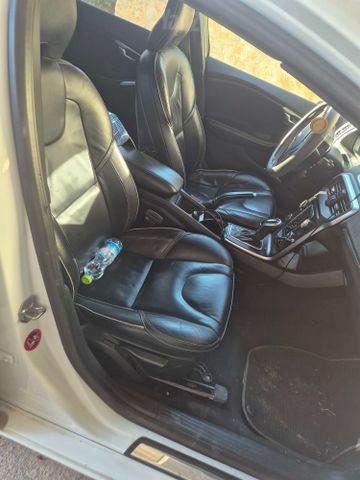 וולוו V40