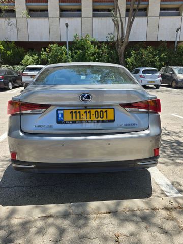 לקסוס IS