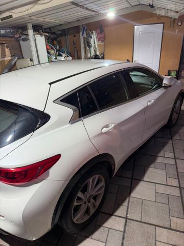 אינפיניטי Q30