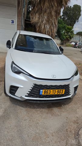 מודעת רכב לקסוס  LBX