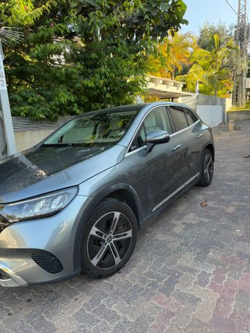 מרצדס-בנץ EQE SUV