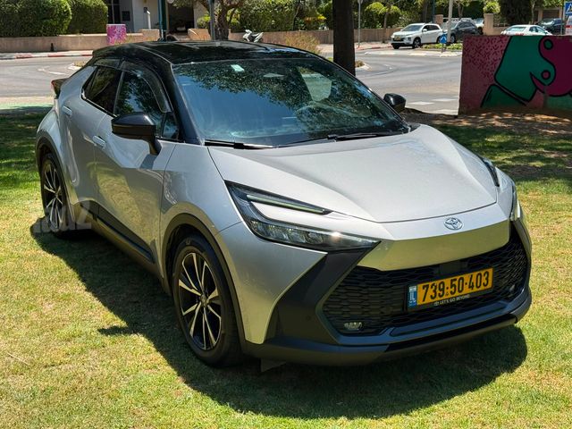 מודעת רכב טויוטה C-HR
