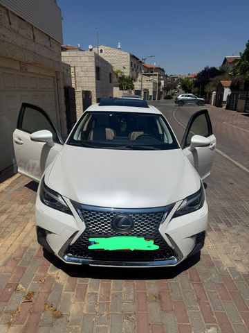 מודעת רכב לקסוס CT