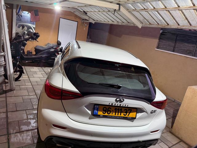 אינפיניטי Q30