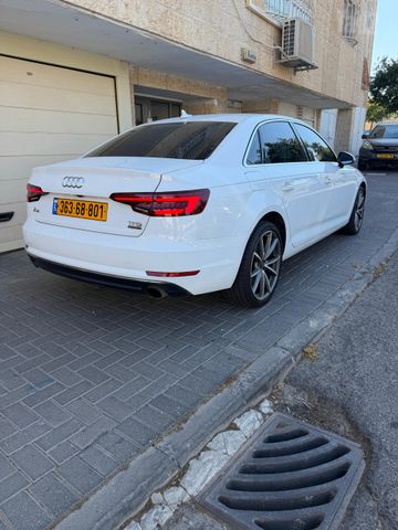 אאודי A4