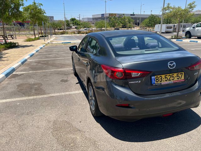 מאזדה 3
