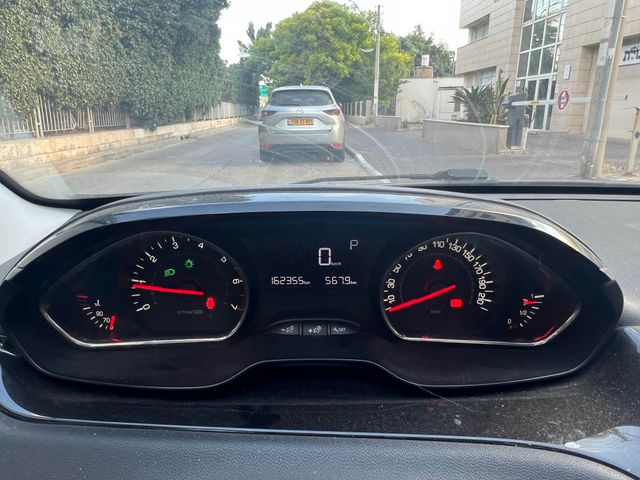 פיג'ו 208
