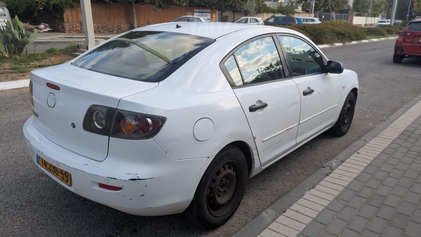 מודעת רכב מאזדה 3