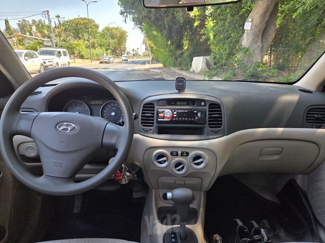 יונדאי אקסנט i25