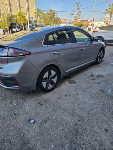 יונדאי איוניק