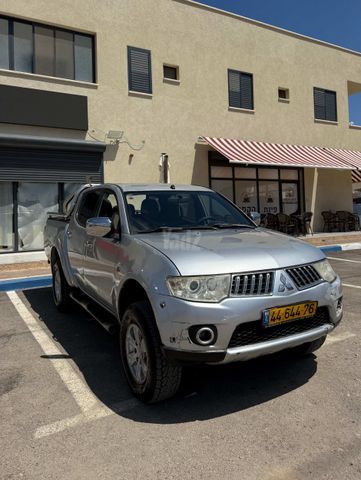 מיצובישי טרייטון / L200