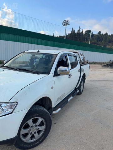 מיצובישי טרייטון / L200