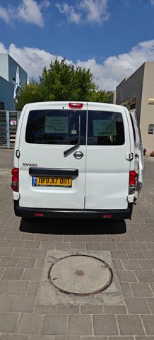 ניסאן NV200
