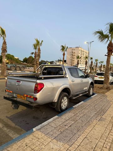מיצובישי טרייטון / L200
