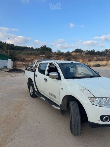 מיצובישי טרייטון / L200