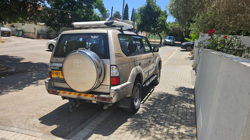 טויוטה לנד קרוזר