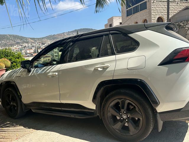 מודעת רכב טויוטה RAV4