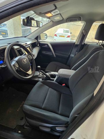 טויוטה RAV4