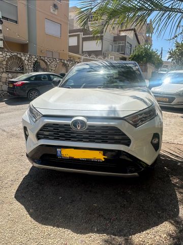 טויוטה RAV4