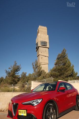 אלפא רומיאו סטלביו