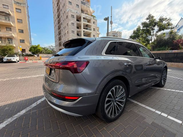 אאודי E-tron