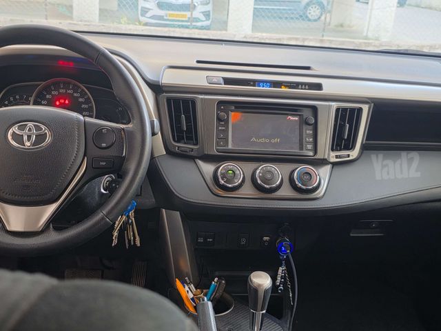 טויוטה RAV4