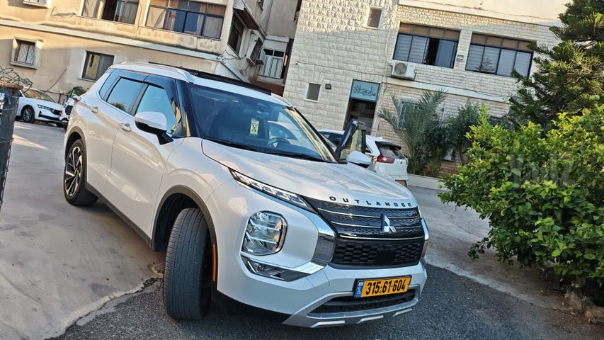 מיצובישי אאוטלנדר