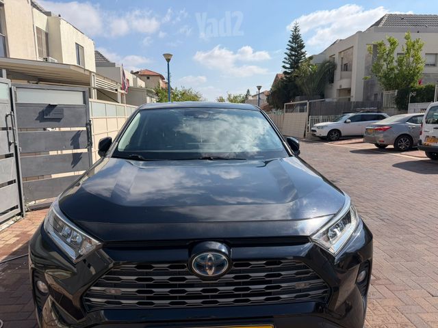טויוטה RAV4