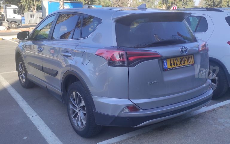 טויוטה RAV4