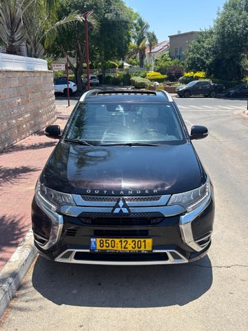 מיצובישי אאוטלנדר