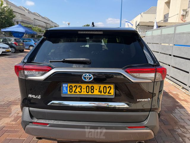 טויוטה RAV4