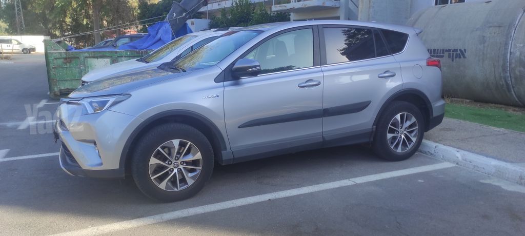 טויוטה RAV4