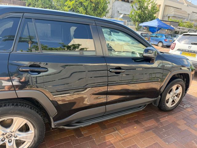 טויוטה RAV4