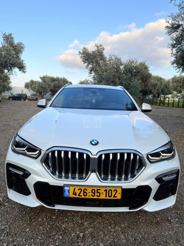 ב מ וו X6