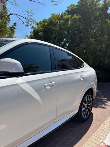 ב מ וו X6