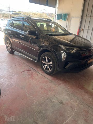 טויוטה RAV4