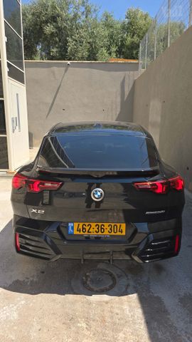 ב מ וו X2