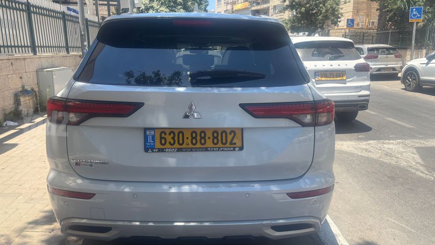 מיצובישי אאוטלנדר