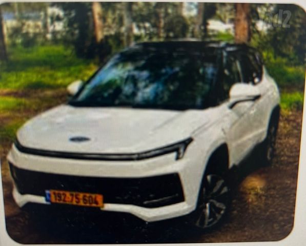 מודעת רכב ג׳יי.איי.סי E-JS4